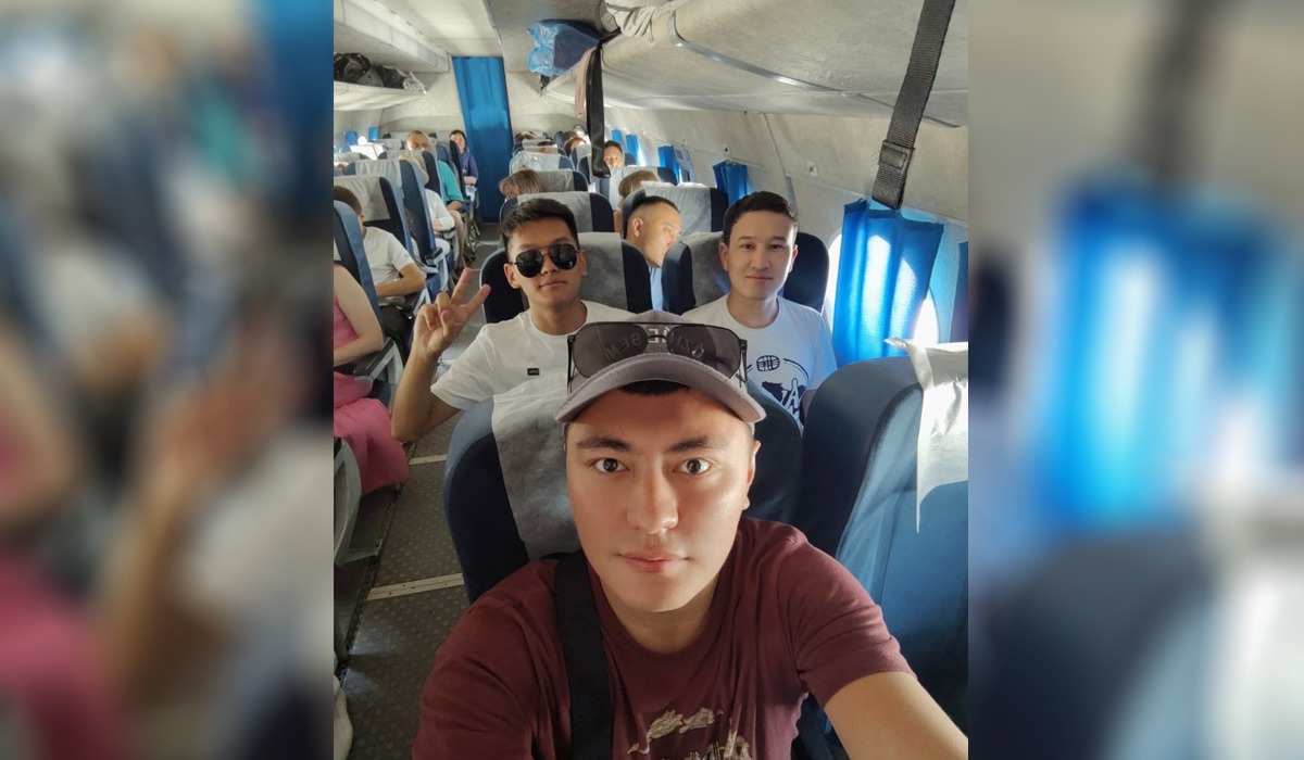 Қыз сұйықтықпен келді